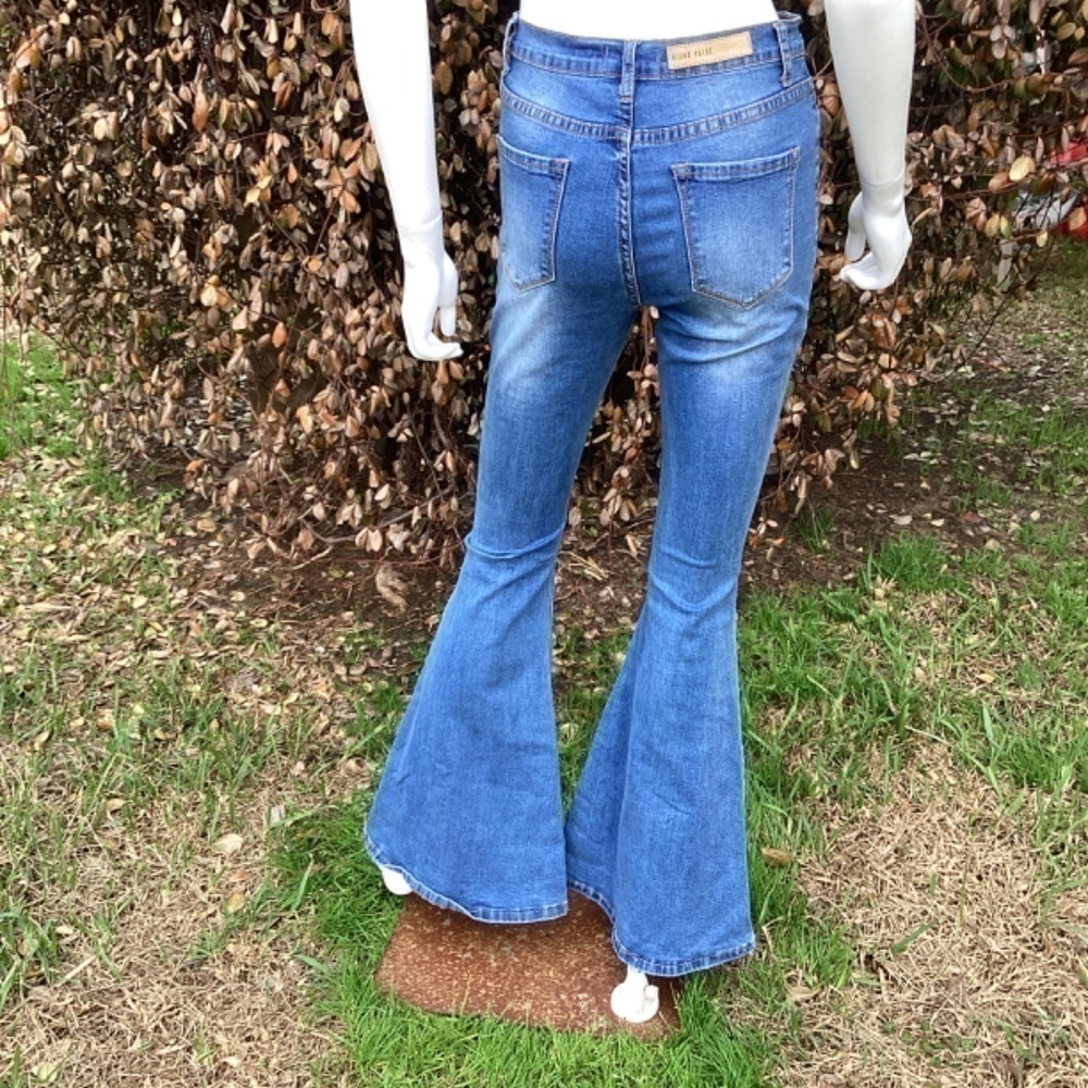 Blank Paige Exaggerated Bell Bottom Factory Fading High Rise Boho Flare Jeans - Picture 6 of 11
